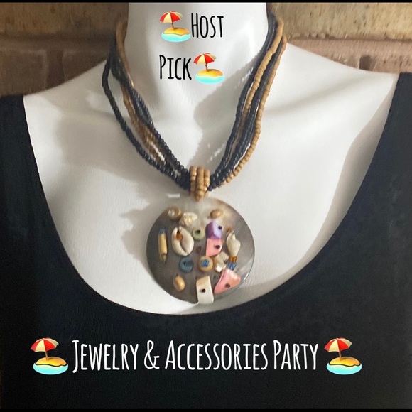 🏖 HP 🏖 Beach Jewelry! Hand Stitched Beads & Shell Pendant - Picture 1 of 10